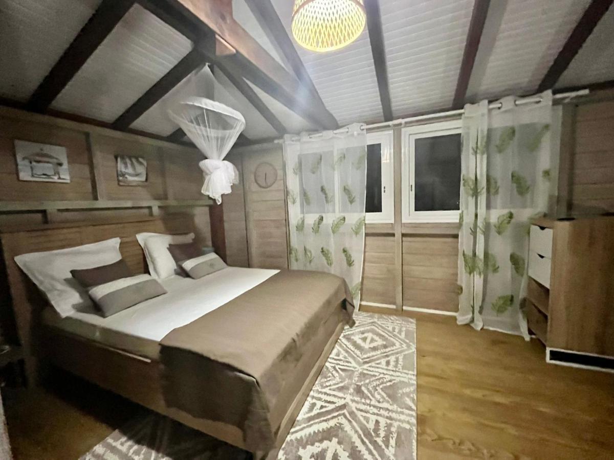 Mahogany Lodge - Oasis Cosy Rivière-Pilote Esterno foto